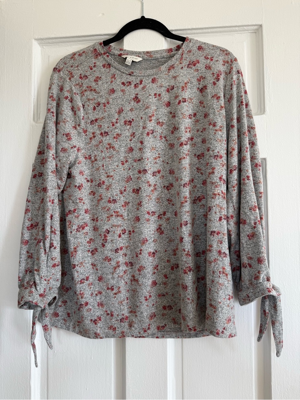 Lucky Brand Grey Long Sleeve Floral Tie-Cuff Top